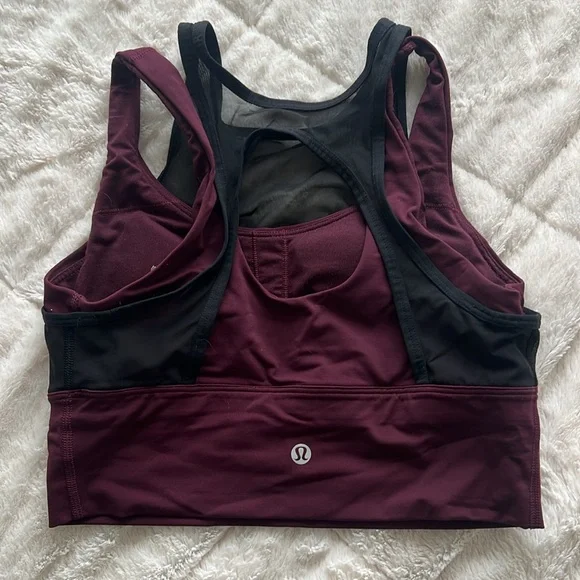 Lulu sportsbra, size 4, mesh overlay - Picture 2 of 4